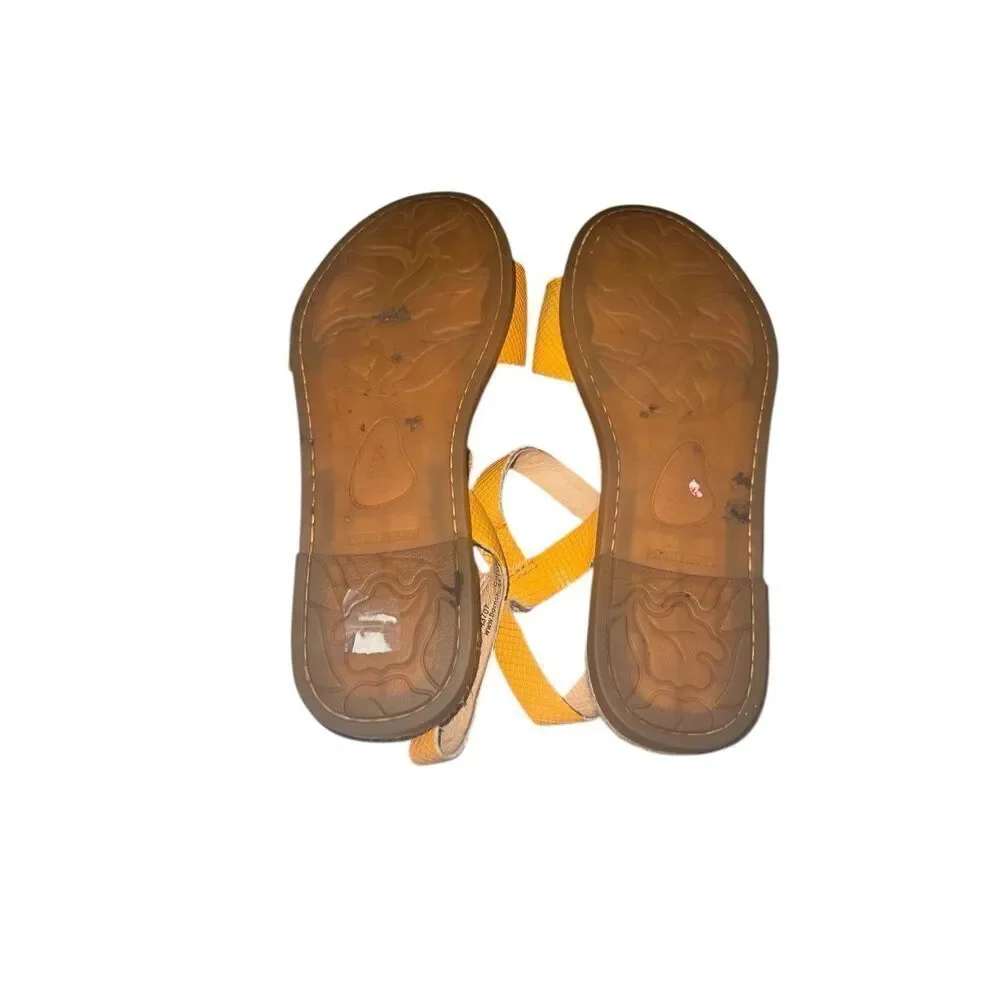✨Born Womens Welch Yellow Leather Ankle Flat Sz 7 Sandals✨